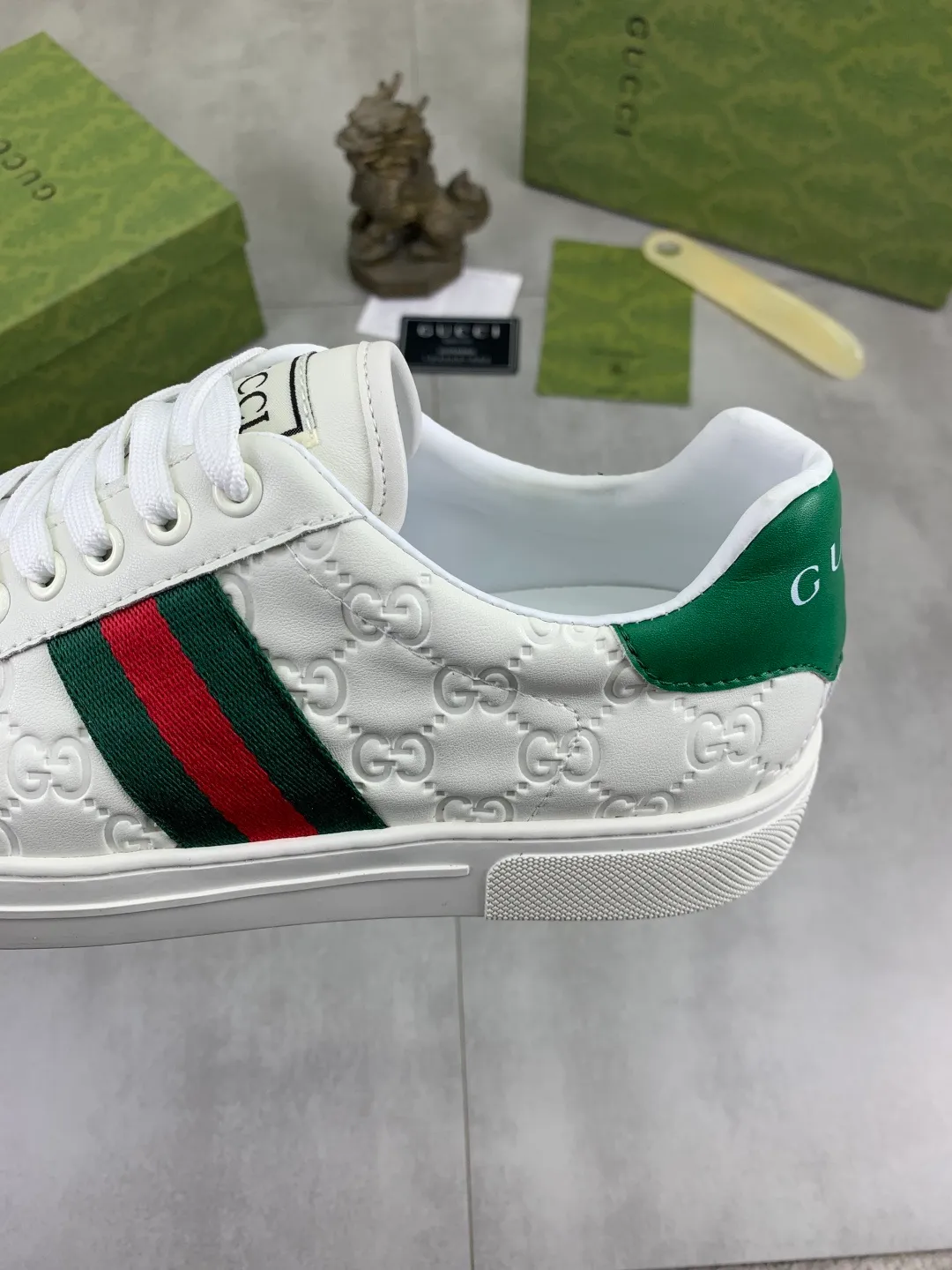 Men's Men's Shoes P420 💰[New Style] 🆘 The latest model from Gucci's official website🎁Classic casual and fashionable men's shoes👟Hot style💥Simple and elegant style, exclusive for trendy men. Unique latest brand elements from the official website👑Gucci original decoration, fashionable and generous, made of original soft calfskin fabric➕Comfortable soft sheepskin lining ✅The official website specifies wear-resistant rubber outsole_full of elasticity, classic model taken in real life🎬Color: 2️⃣colors available😍Number: 38-44